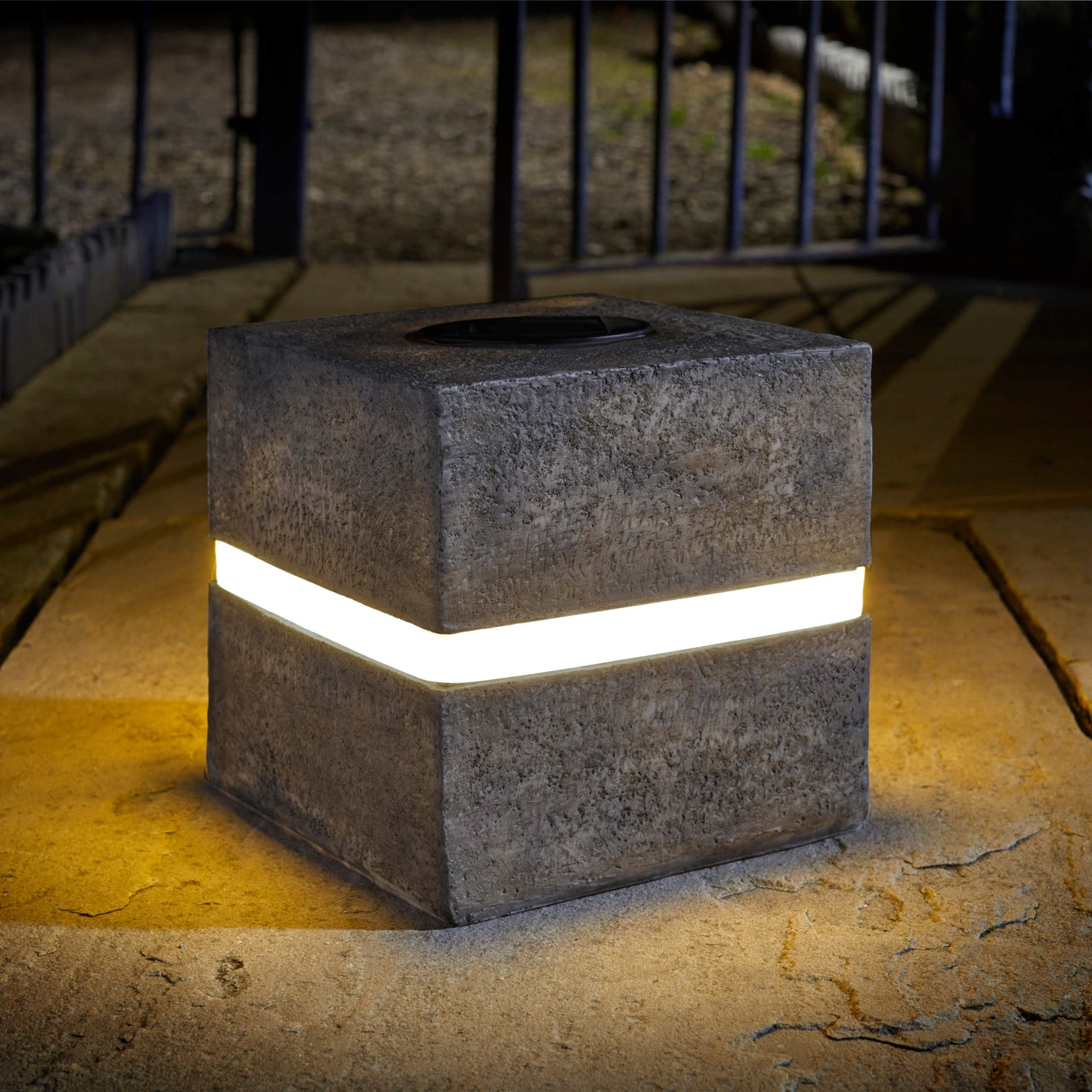 Glam Rock Cube Granite # solárne svietidlo
