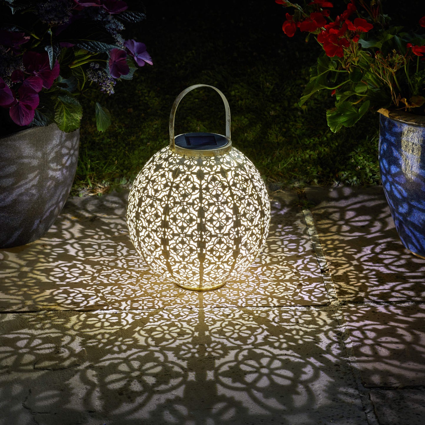 Damasque Cream ⸱ solárny lampáš