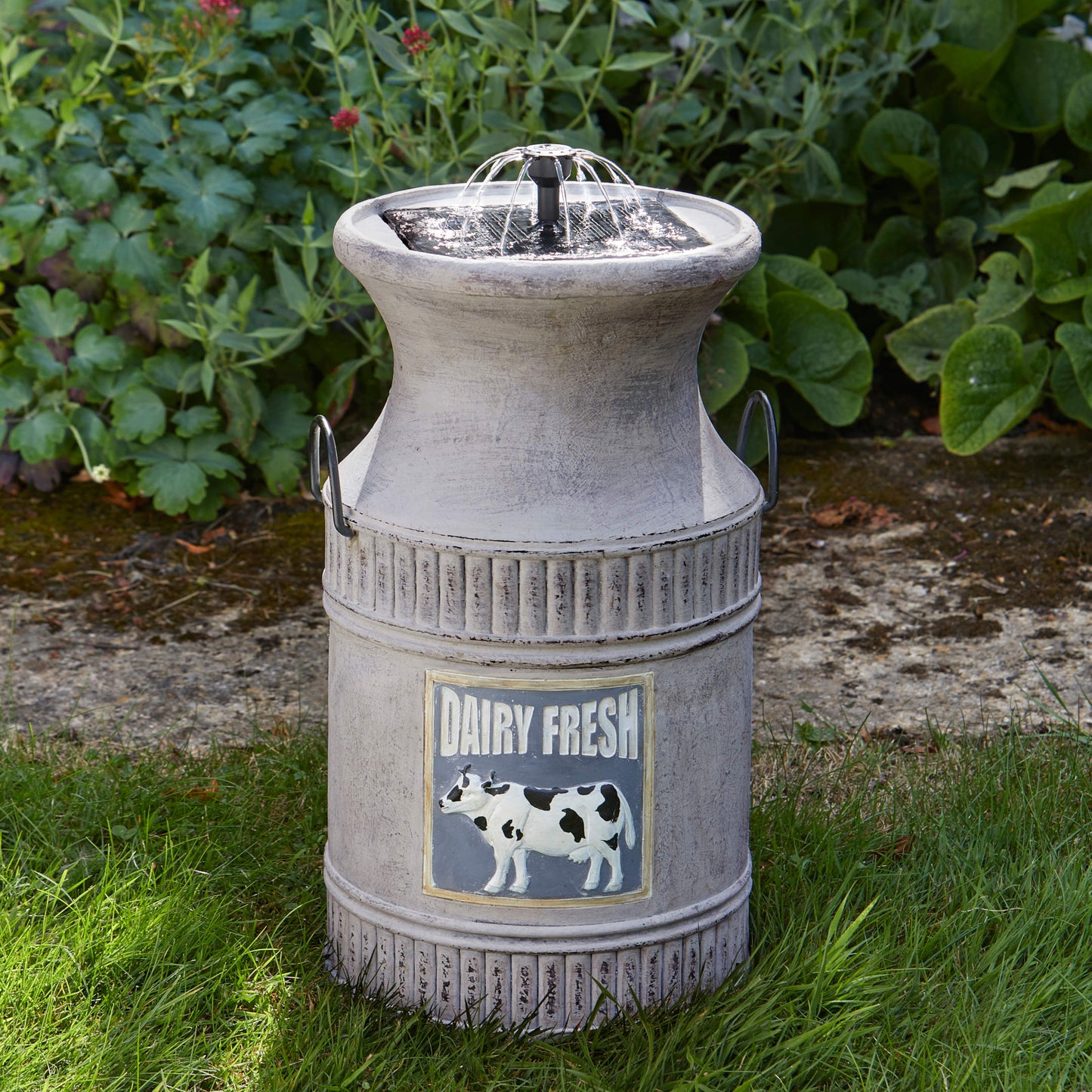 Milk Churn ⸱ solárna fontána