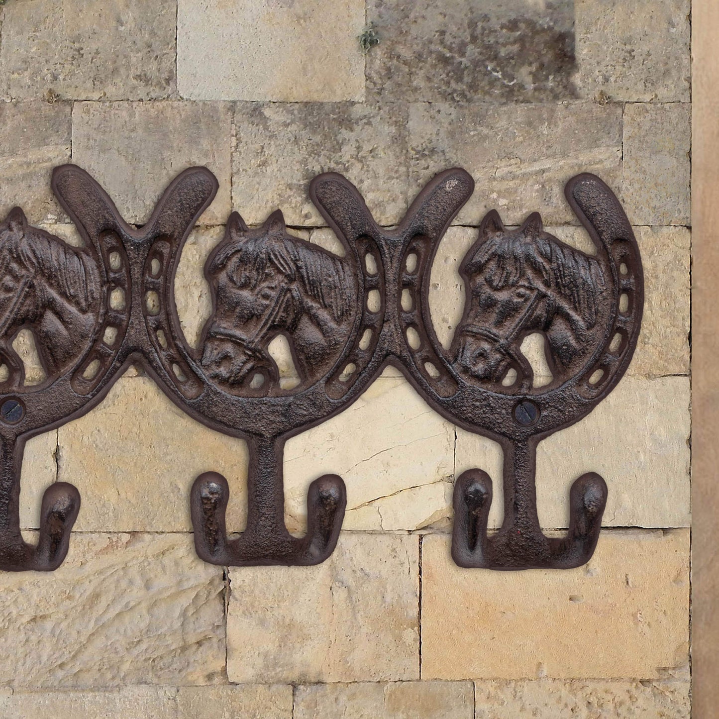 6 Hook Horse Shoes ⸱ liatinový vešiak so 6 háčikmi