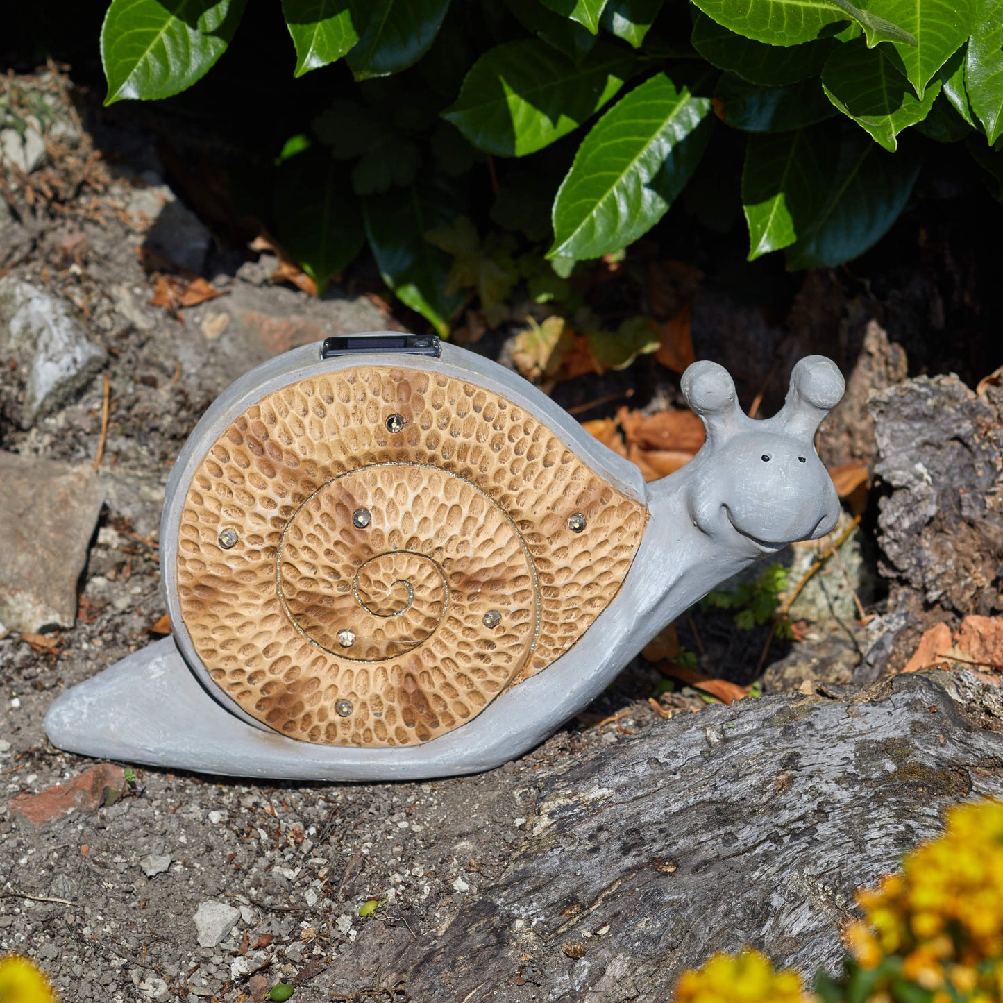 Woodstone Snail ⸱ záhradná figúrka slimáka so solárnym svetlom