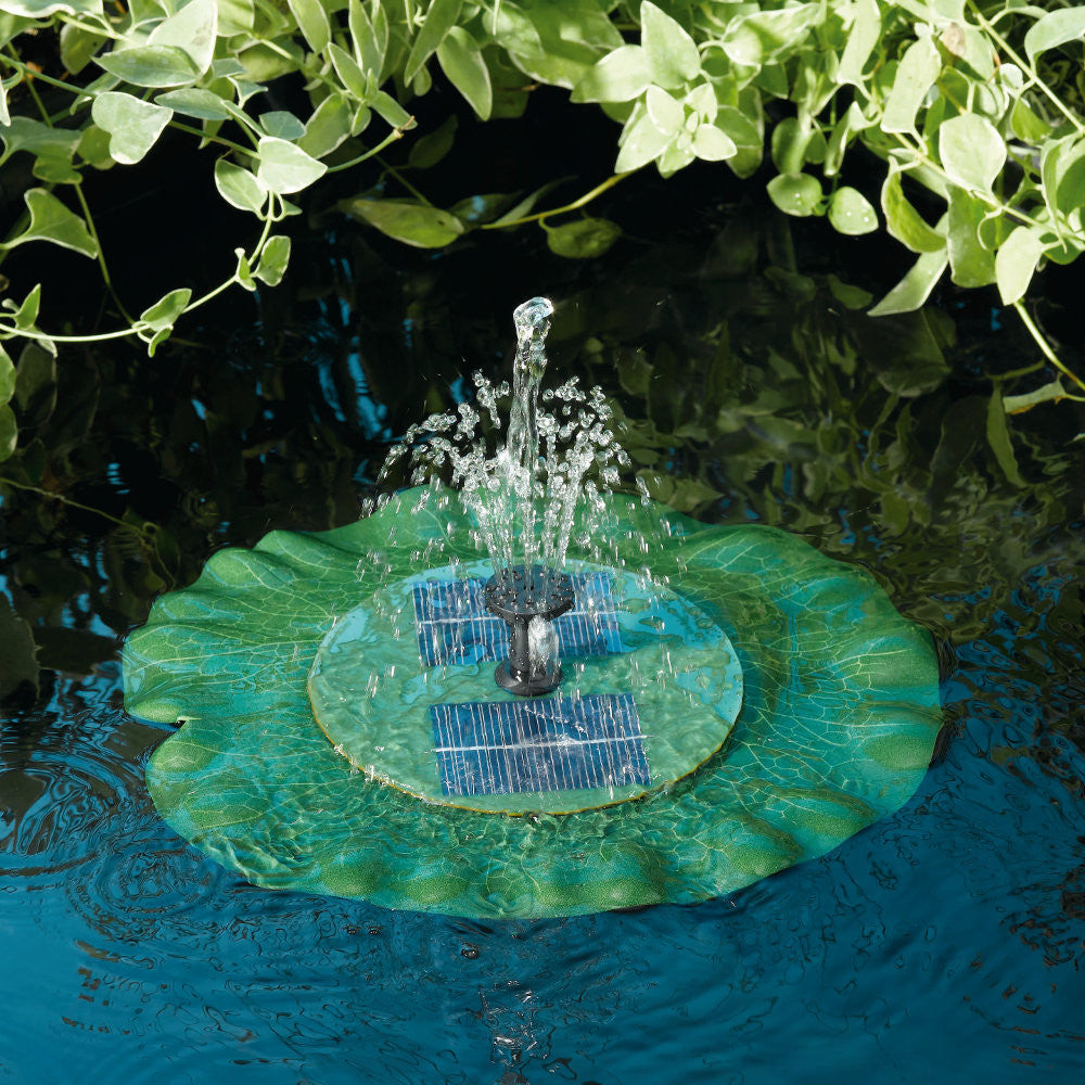 Lily Floating Fountain ⸱ solárna fontána na leknovom liste