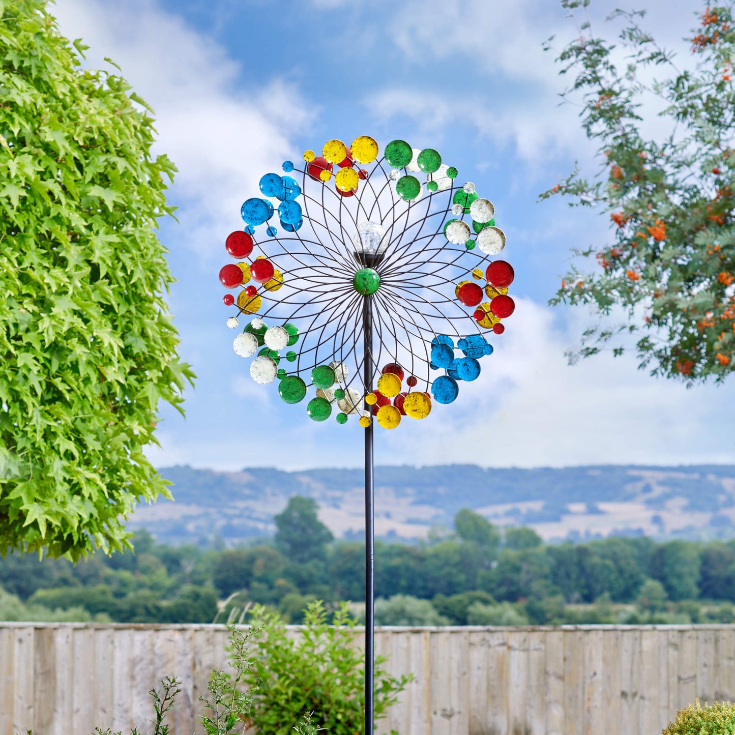 Harlequin ⸱ veterník so solárnym svetlom