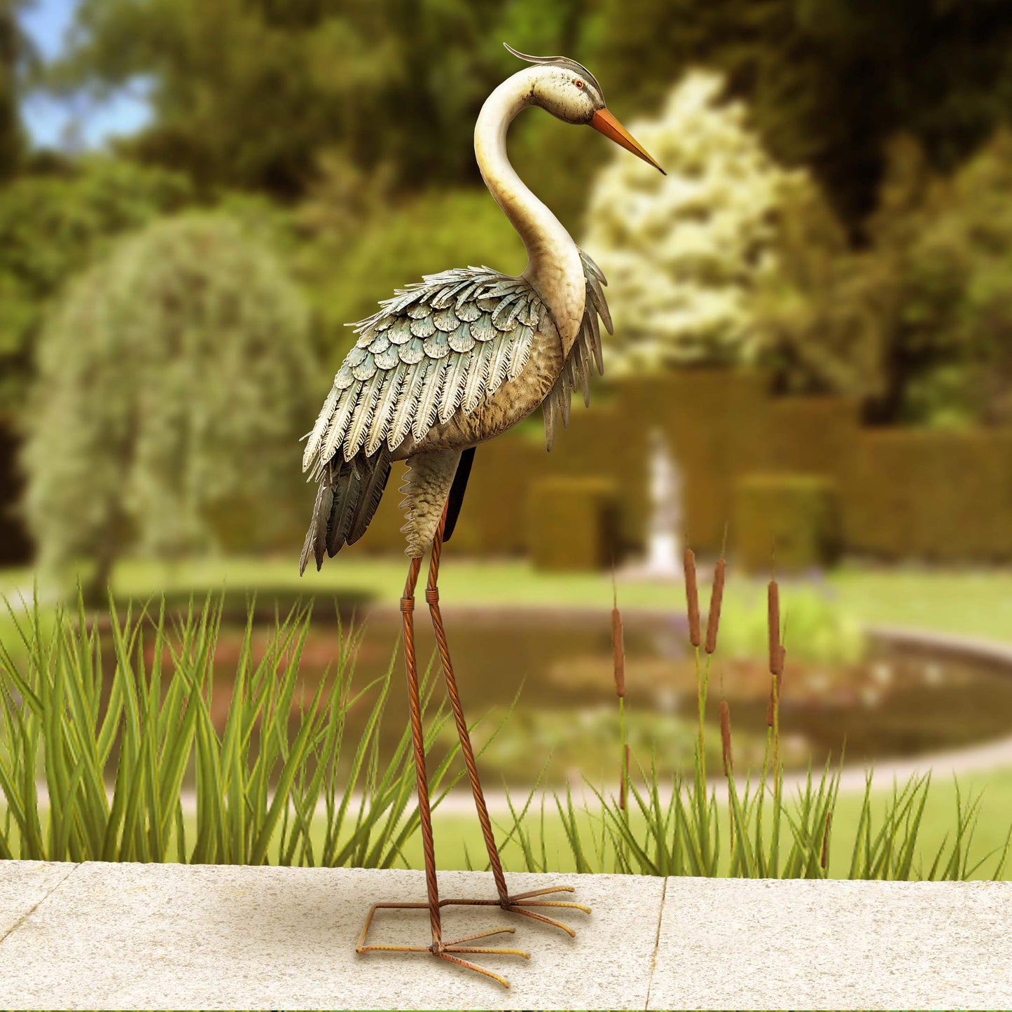 Large Heron ⸱ kovová socha volavky
