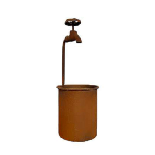 Rusted Water Tap Planter ⸱ kovový kvetináč s vodovodným kohútikom